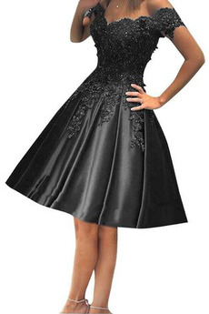 Rochie de cocktail Mâneci scurte Genunchi lungime Appliqué Bandaj